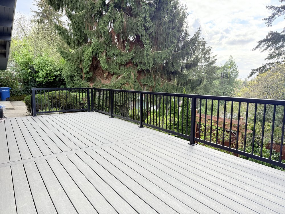 Rooftop Pedestal Deck in Seattle