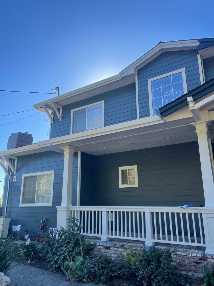 Hillside Multi-Level in Queen Anne